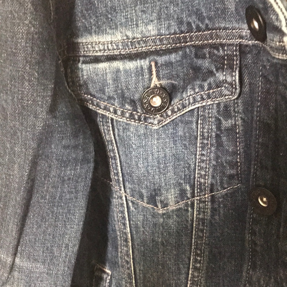 Guess - Picture 2 of 8